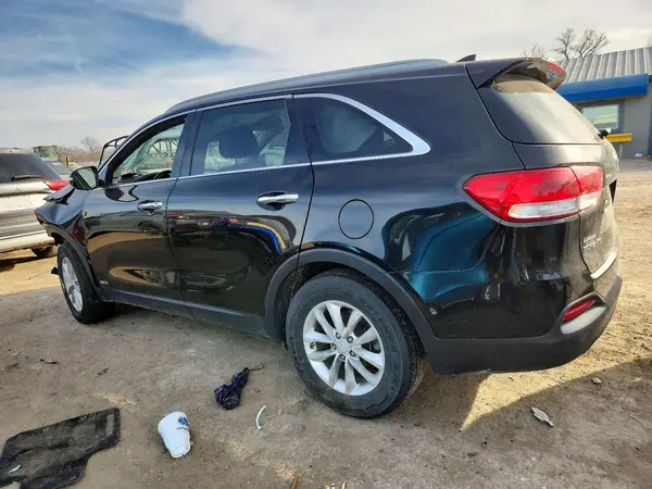 5XYPGDA30GG068135 2016 KIA SORENTO - Image 2