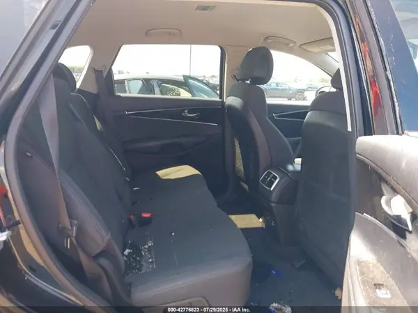 5XYPGDA30GG075599 2016 KIA SORENTO - Image 8