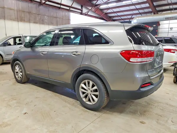 5XYPGDA30GG079152 2016 KIA SORENTO - Image 2