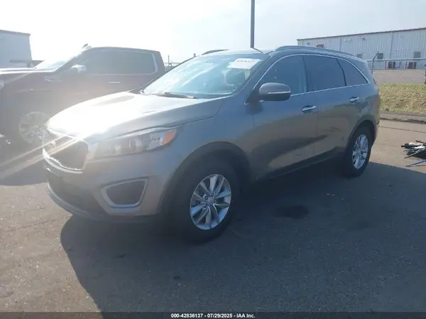 5XYPGDA30GG087316 2016 KIA SORENTO - Image 2