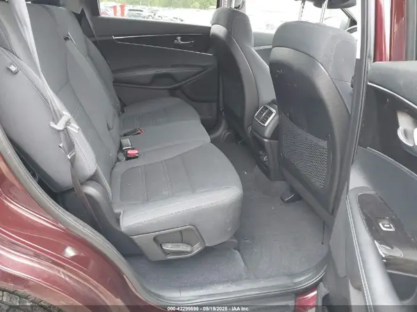 5XYPGDA30GG113560 2016 KIA SORENTO - Image 8