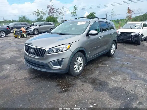 5XYPGDA30GG134506 2016 KIA SORENTO - Image 2