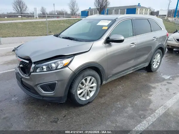 5XYPGDA30GG135994 2016 KIA SORENTO - Image 2