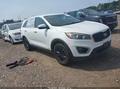 5XYPGDA30GG137048 2016 KIA SORENTO