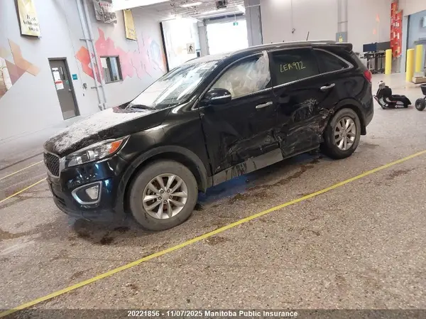 5XYPGDA30GG152181 2016 KIA SORENTO - Image 2