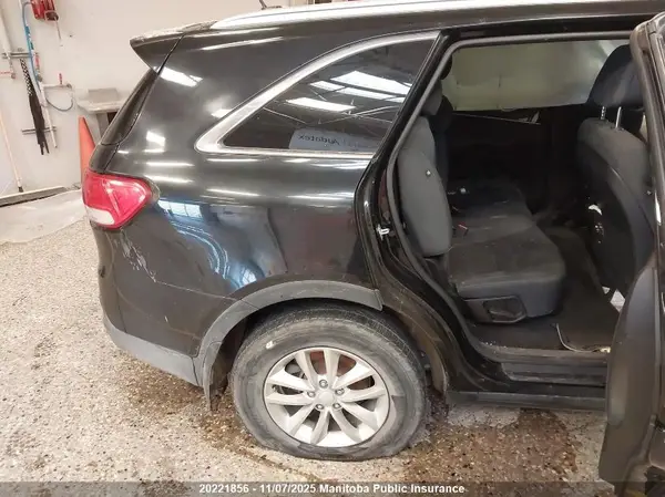 5XYPGDA30GG152181 2016 KIA SORENTO - Image 8