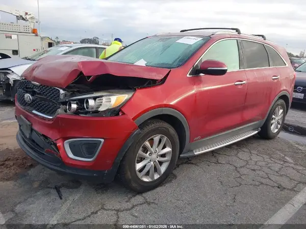 5XYPGDA30GG154836 2016 KIA SORENTO - Image 2