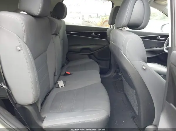 5XYPGDA30GG166808 2016 KIA SORENTO - Image 8