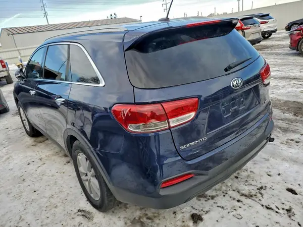 5XYPGDA30GG169823 2016 KIA SORENTO - Image 2
