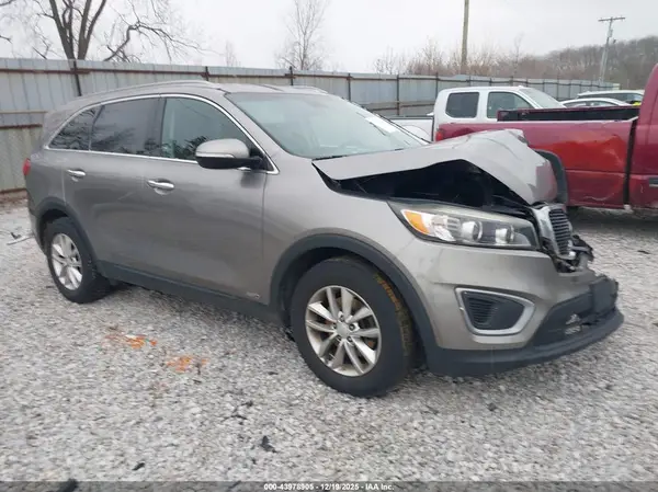 5XYPGDA30HG200036 2017 KIA SORENTO - Image 1