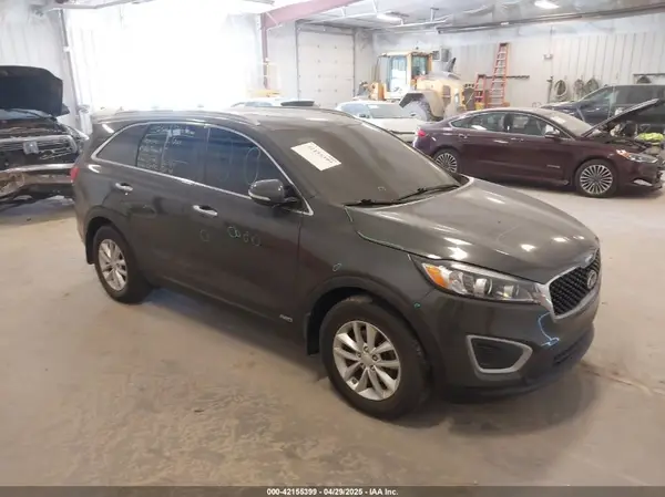 5XYPGDA30HG232274 2017 KIA SORENTO - Image 1