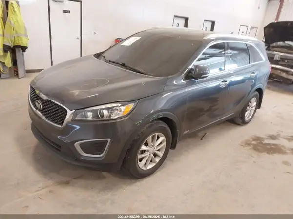5XYPGDA30HG232274 2017 KIA SORENTO - Image 2