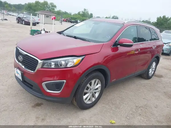 5XYPGDA30HG236261 2017 KIA SORENTO - Image 2