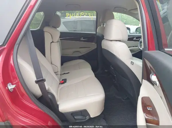 5XYPGDA30HG236261 2017 KIA SORENTO - Image 8