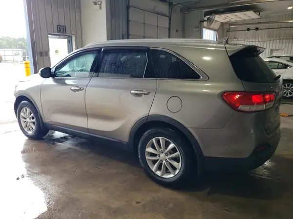 5XYPGDA30HG248264 2017 KIA SORENTO - Image 2