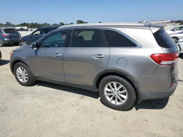 5XYPGDA30HG272967 2017 KIA SORENTO - Image 2