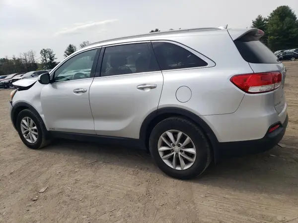 5XYPGDA30HG276937 2017 KIA SORENTO - Image 2