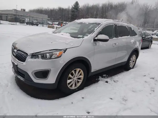 5XYPGDA30HG278249 2017 KIA SORENTO - Image 2