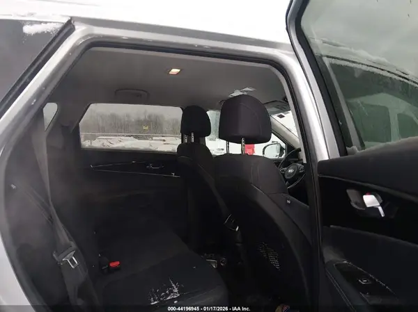 5XYPGDA30HG278249 2017 KIA SORENTO - Image 8