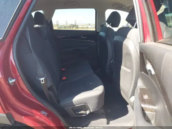 5XYPGDA30HG282141 2017 KIA SORENTO - Image 8