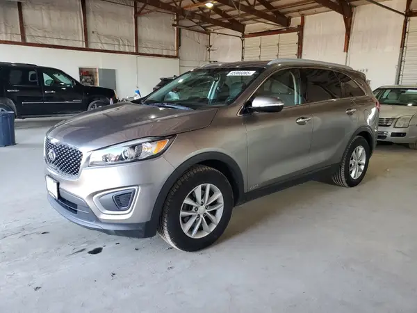 5XYPGDA30HG294581 2017 KIA SORENTO - Image 1