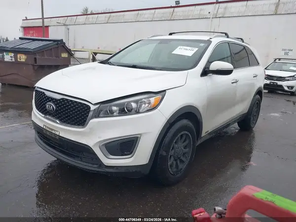 5XYPGDA30HG294760 2017 KIA SORENTO - Image 2