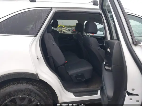 5XYPGDA30HG294760 2017 KIA SORENTO - Image 8
