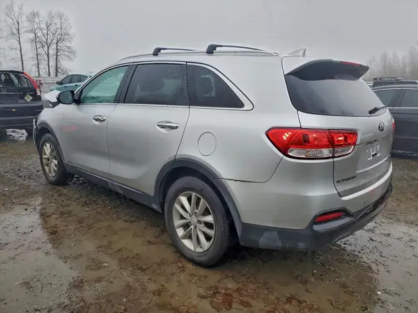 5XYPGDA30HG295813 2017 KIA SORENTO - Image 2