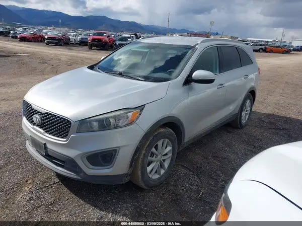 5XYPGDA30HG299392 2017 KIA SORENTO - Image 2