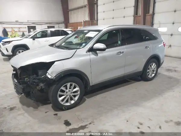 5XYPGDA30HG326073 2017 KIA SORENTO - Image 2