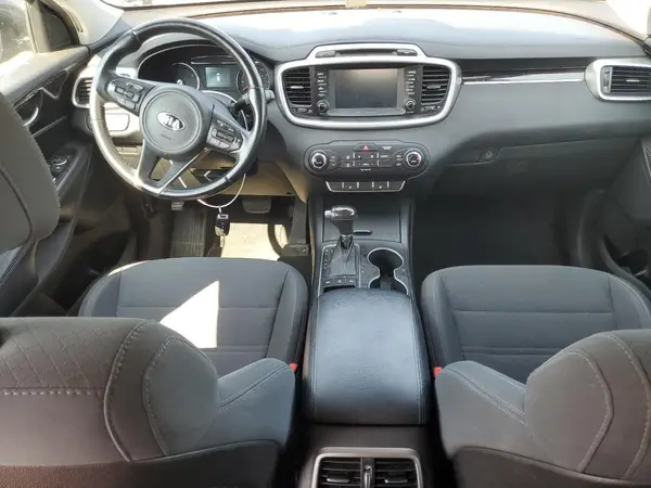 5XYPGDA30HG328597 2017 KIA SORENTO - Image 8