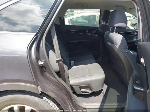 5XYPGDA30HG337431 2017 KIA SORENTO - Image 8