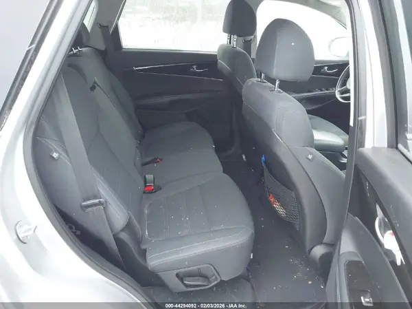 5XYPGDA30JG349276 2018 KIA SORENTO - Image 8