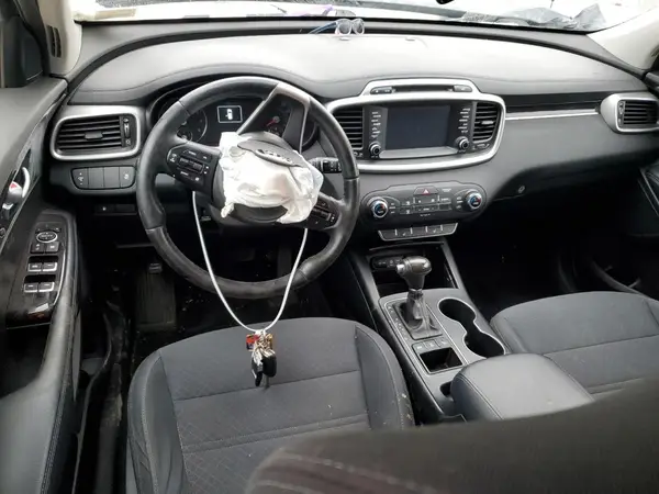 5XYPGDA30JG349679 2018 KIA SORENTO - Image 8