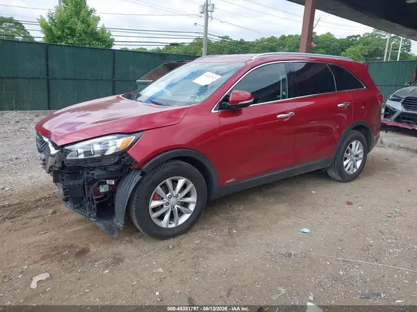 5XYPGDA30JG367888 2018 KIA SORENTO - Image 2