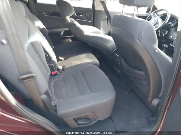 5XYPGDA30JG367941 2018 KIA SORENTO - Image 8