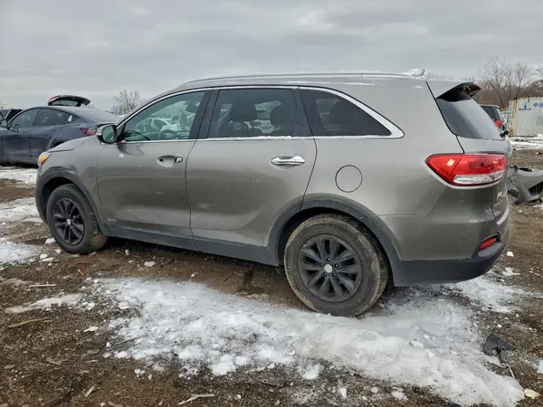 5XYPGDA30JG386828 2018 KIA SORENTO - Image 2