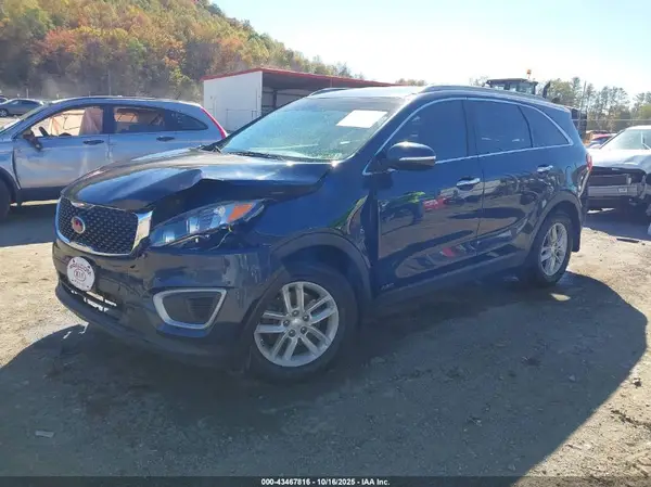 5XYPGDA30JG398042 2018 KIA SORENTO - Image 2