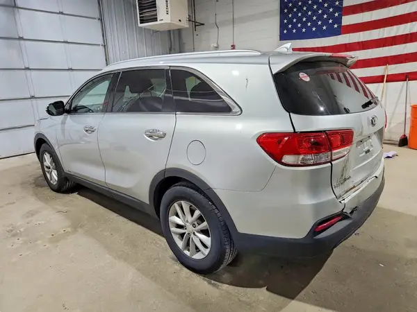 5XYPGDA30JG400887 2018 KIA SORENTO - Image 2