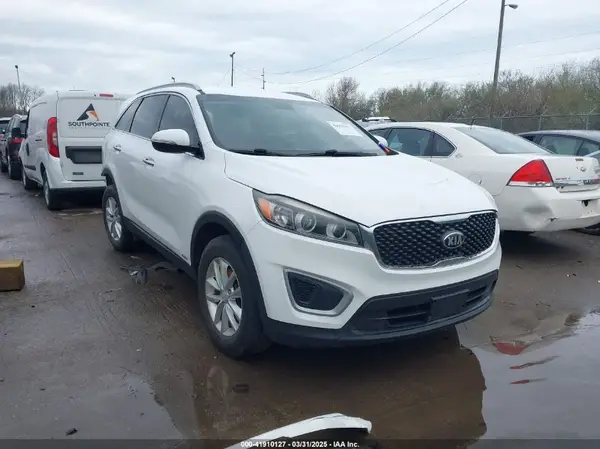 5XYPGDA30JG401621 2018 KIA SORENTO - Image 1