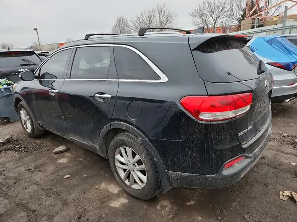 5XYPGDA30JG401893 2018 KIA SORENTO - Image 2