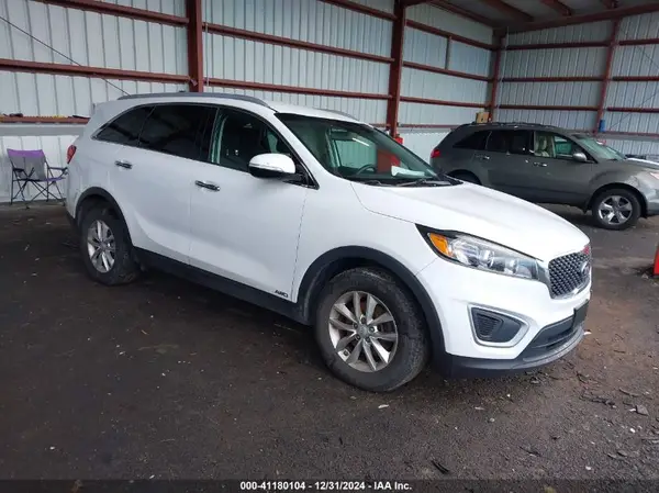 5XYPGDA30JG409072 2018 KIA SORENTO - Image 1