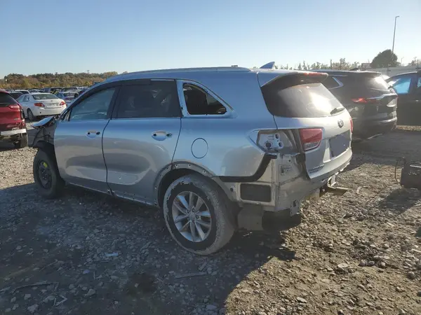 5XYPGDA30JG409234 2018 KIA SORENTO - Image 2