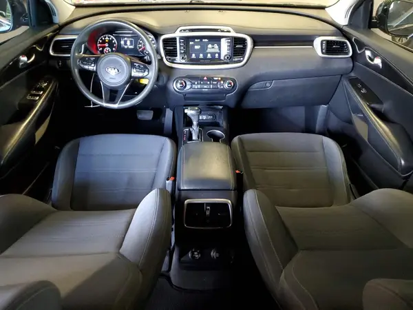 5XYPGDA30JG409332 2018 KIA SORENTO - Image 8