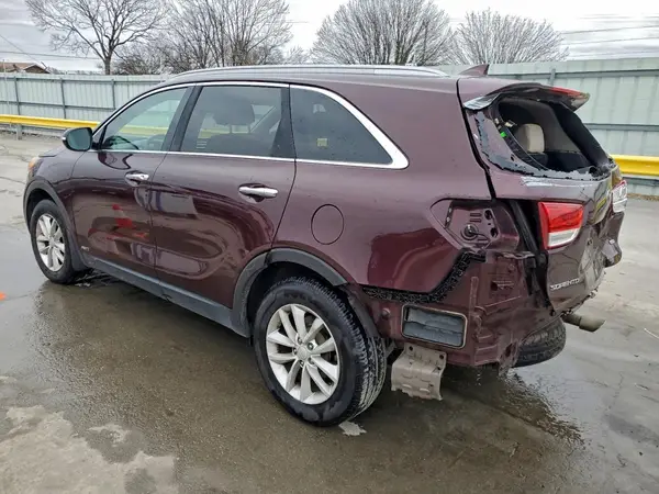 5XYPGDA30JG415440 2018 KIA SORENTO - Image 2