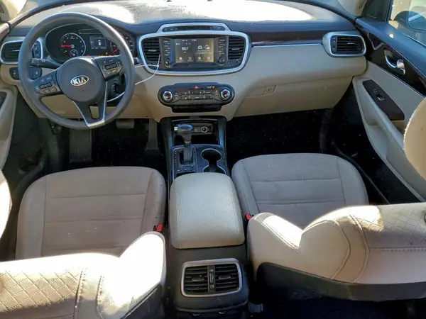 5XYPGDA30JG415812 2018 KIA SORENTO - Image 8