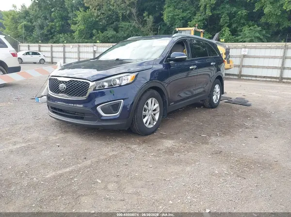 5XYPGDA30JG424915 2018 KIA SORENTO - Image 2