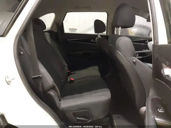 5XYPGDA30JG427023 2018 KIA SORENTO - Image 8