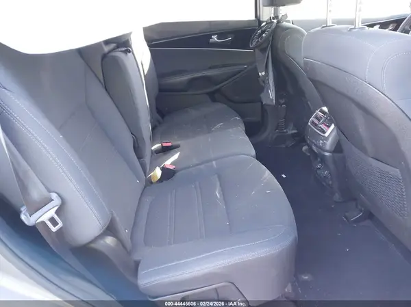 5XYPGDA30KG432806 2019 KIA SORENTO - Image 8