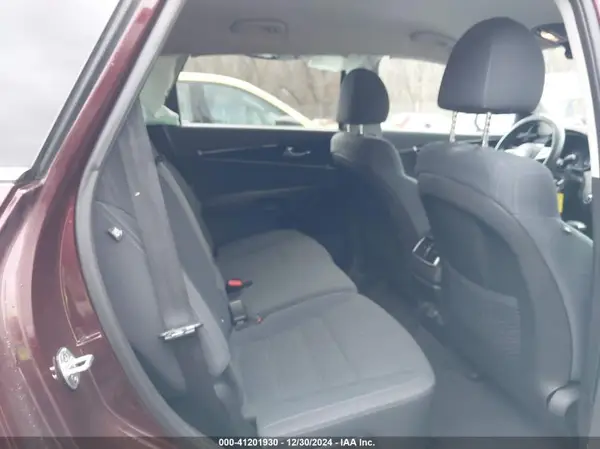 5XYPGDA30KG434295 2019 KIA SORENTO - Image 8
